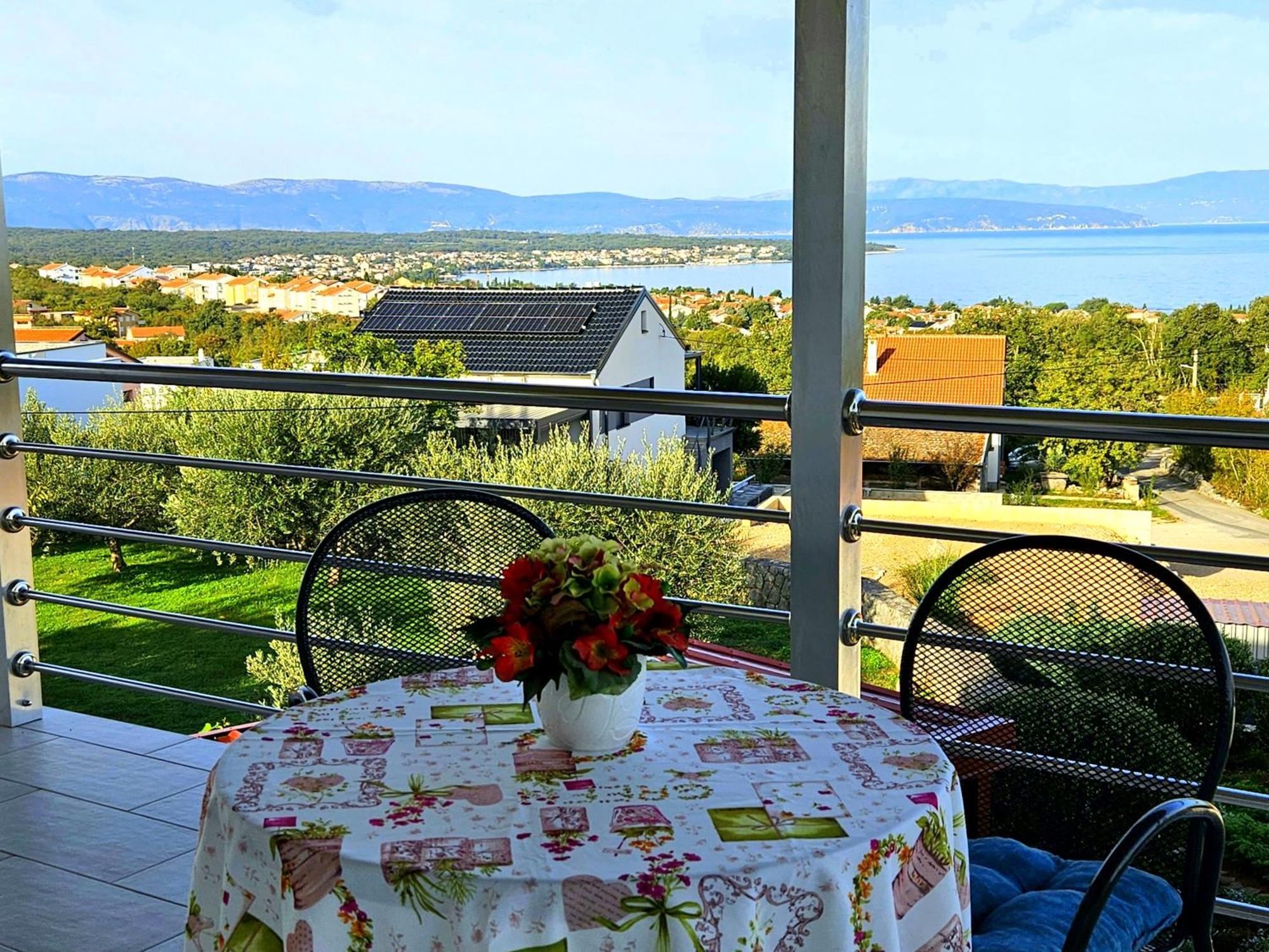 Apartments Kremenici Malinska Δωμάτιο φωτογραφία