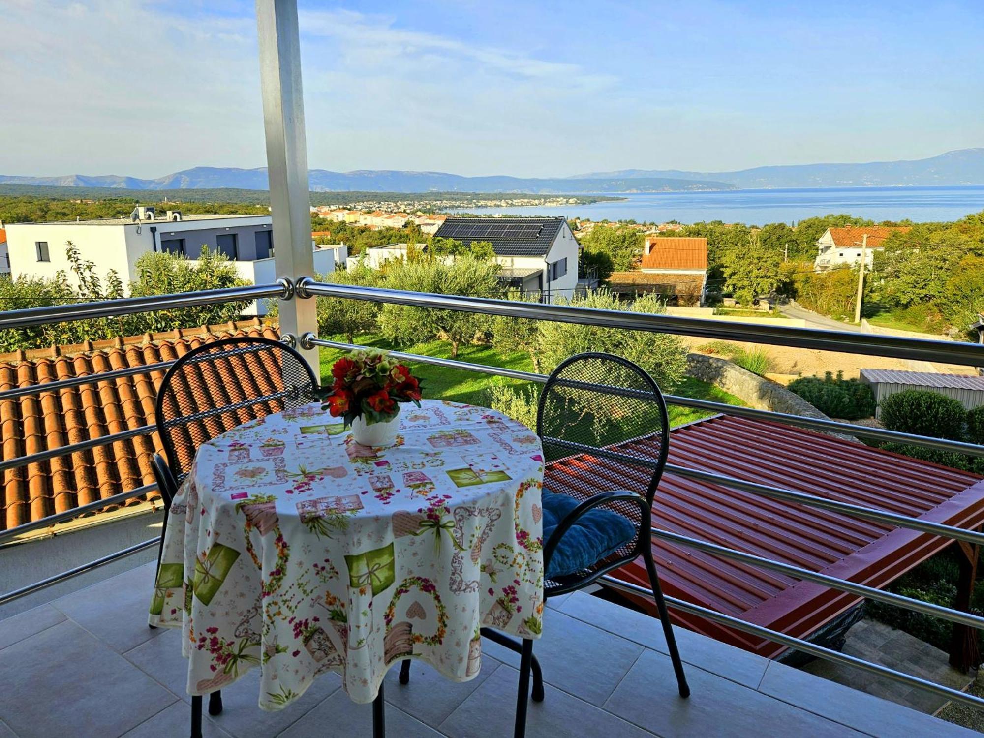 Apartments Kremenici Malinska Δωμάτιο φωτογραφία